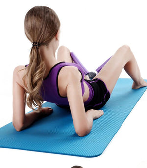 Compact thigh and arm strengthening flexor for daily fitness